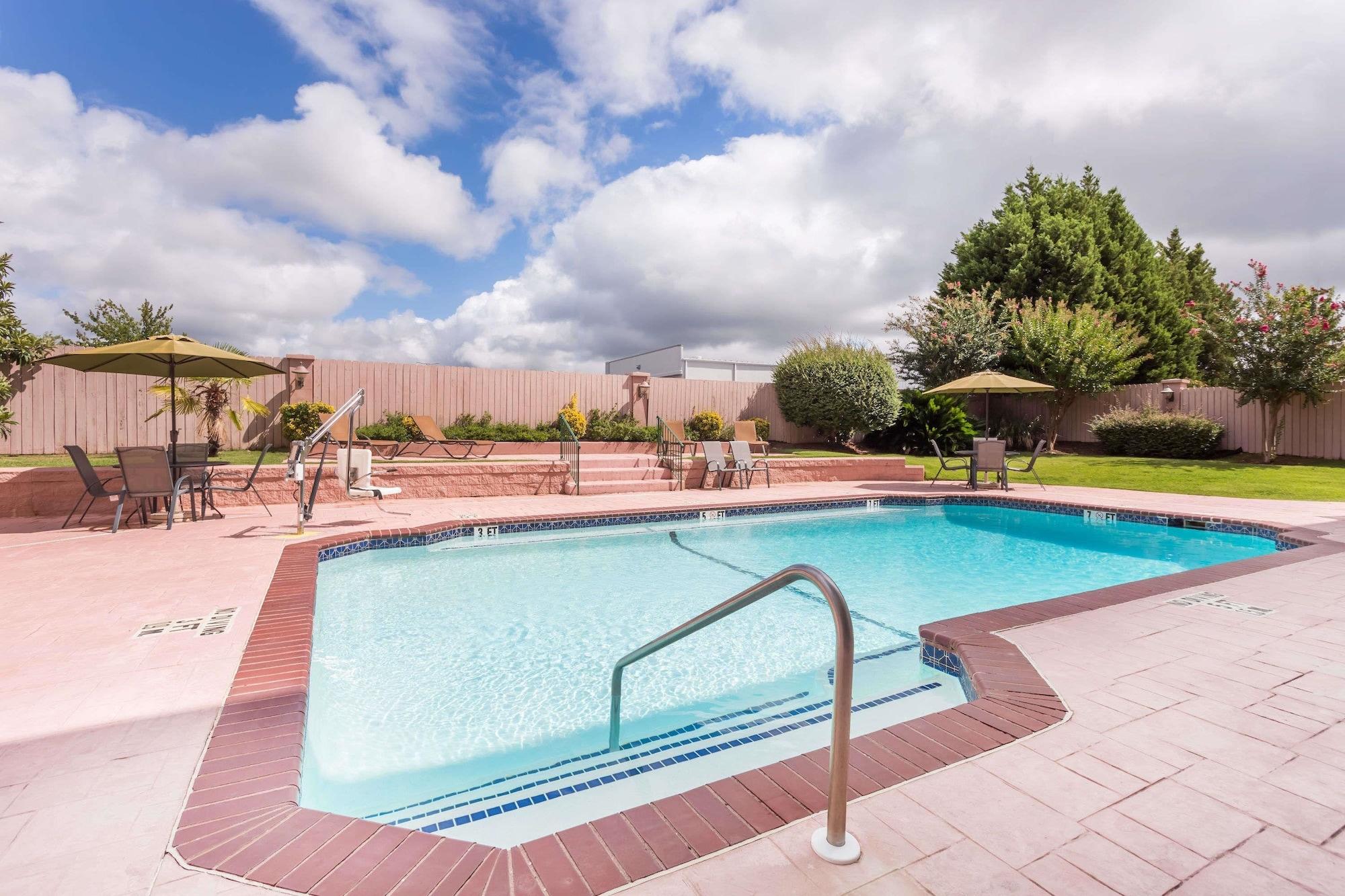 Hotel La Quinta By Wyndham Columbus North Extérieur photo